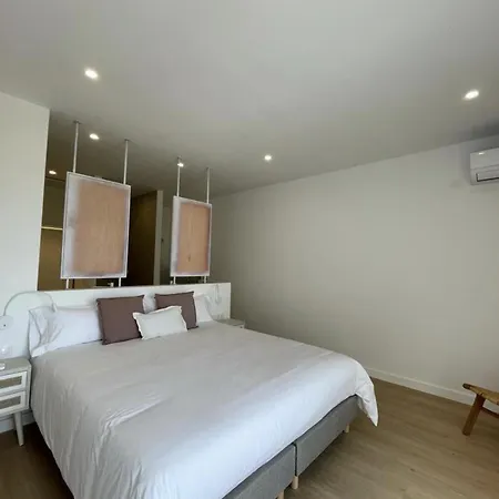 Islander Cala Morell